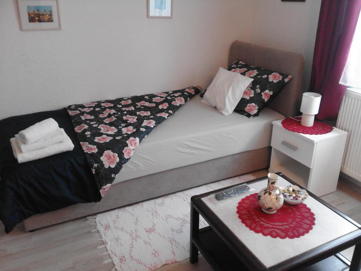 Hotel Sobe Za Nocenje Gospić Extérieur photo