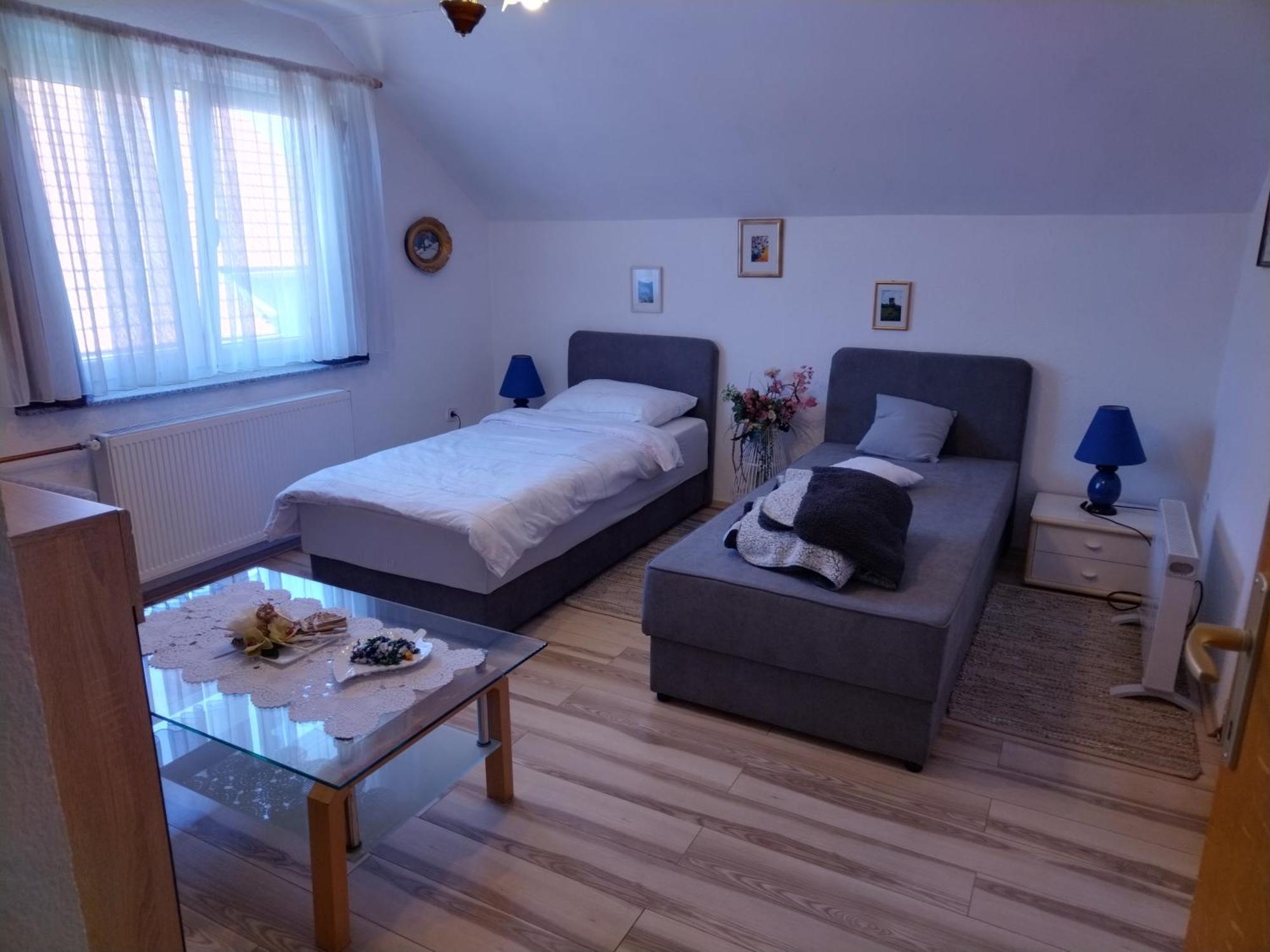 Hotel Sobe Za Nocenje Gospić Extérieur photo