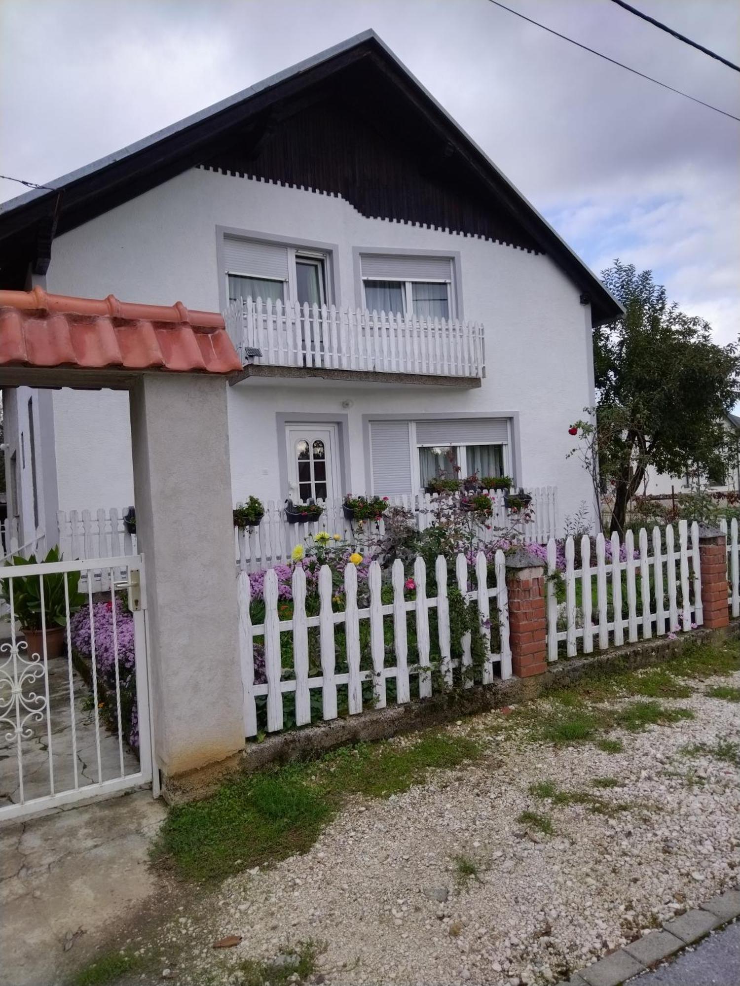 Hotel Sobe Za Nocenje Gospić Extérieur photo